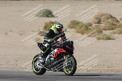 media/Oct-30-2025-Racers Edge (Thu) [[dabbdaf680]]/3-B Group/Session 2 (Bowl Exit)/